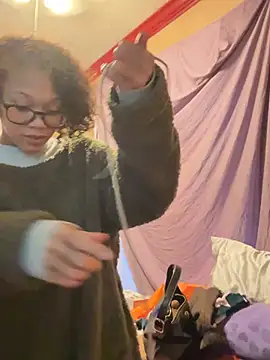 Snapshot of Tamiii420 chatting on 01-17-26, 01:43 Tamiii420 online show from 01-17-26, 01:43