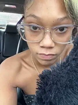 Snapshot of Tamiii420 chatting on 02-25-26, 05:11 Tamiii420 online show from 02-25-26, 05:11