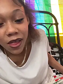 Snapshot of Tamiii420 chatting on 03-11-26, 07:42 Tamiii420 online show from 03-11-26, 07:42