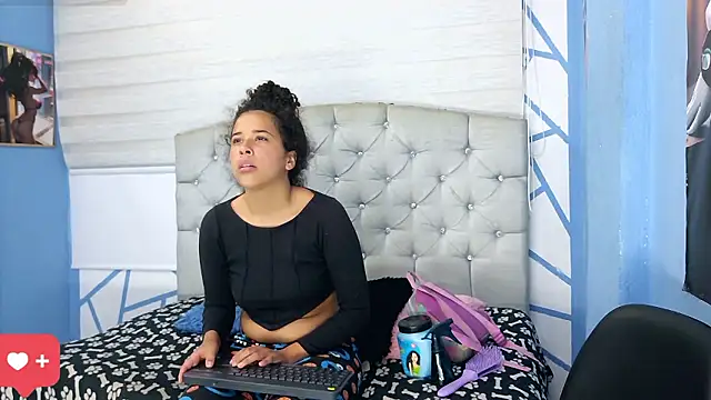 Snapshot of eimy_hot19 chatting on 01-11-26, 02:00 eimy hot19 online show from 01-11-26, 02:00