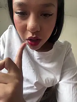 DulceRouss  online show from 03-13-26, 02:23