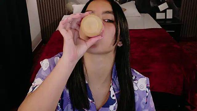 Snapshot of SofiaMante_ chatting on 02-17-26, 10:05 SofiaMante online show from 02-17-26, 10:05