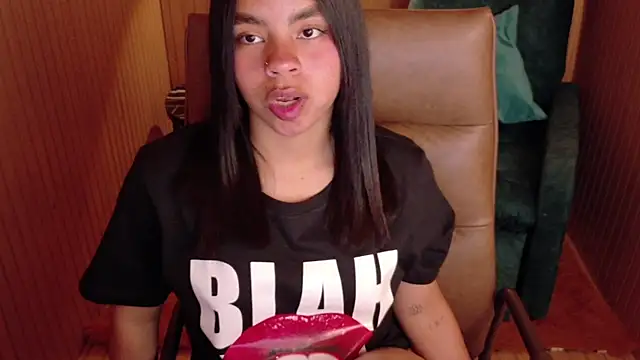 Snapshot of SofiaMante_ chatting on 02-25-26, 10:08 SofiaMante online show from 02-25-26, 10:08