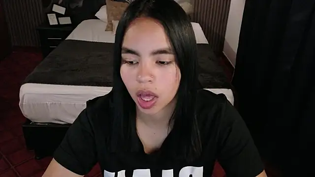 SofiaMante  online show from 04-03-26, 07:23