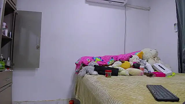 vennuss19 online show from 02-23-26, 09:56