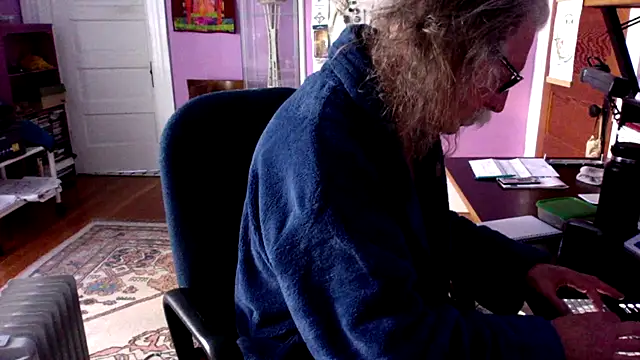 LickYourYoni online show from 04-25-26, 03:42