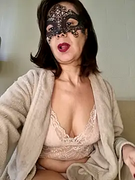larizinha2026 online show from 05-25-26, 04:57