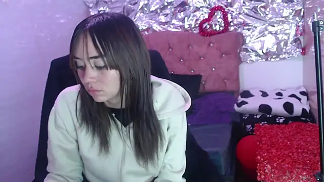 Snapshot of sofiaspring chatting on 03-04-26, 06:36 sofiaspring online show from 03-04-26, 06:36