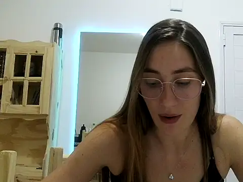 Snapshot of Noracherry chatting on 03-08-26, 11:52 Noracherry online show from 03-08-26, 11:52