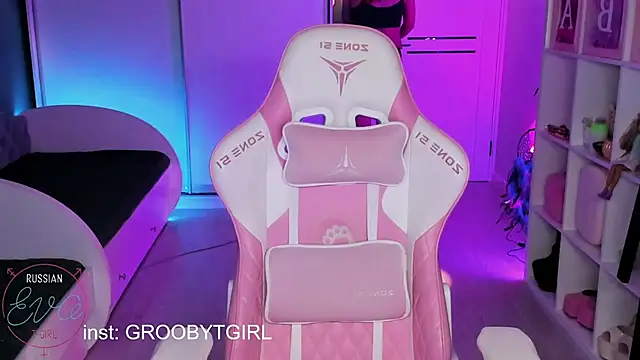 Snapshot of SibylVex chatting on 01-17-26, 11:15 SibylVex online show from 01-17-26, 11:15