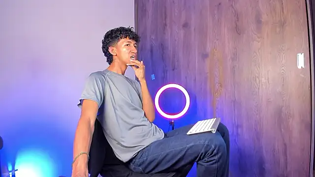 neitan miller  online show from 02-26-26, 06:23