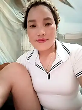 Snapshot of yu--yo chatting on 05-03-26, 10:32 yu--yo online show from 05-03-26, 10:32