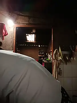 Snapshot of yu--yo chatting on 06-08-26, 12:03 yu--yo online show from 06-08-26, 12:03