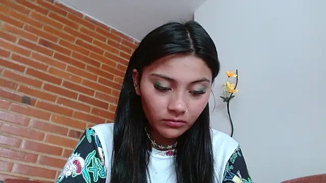 Snapshot of Lia_rouse04 chatting on 06-09-26, 01:23 Lia rouse04 online show from 06-09-26, 01:23