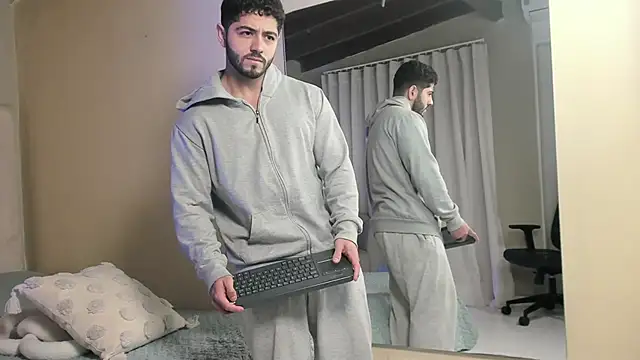 Thiago moretti online show from 01-11-26, 04:23