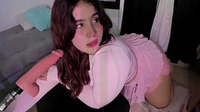 ivy velvet online show from 04-15-26, 01:34