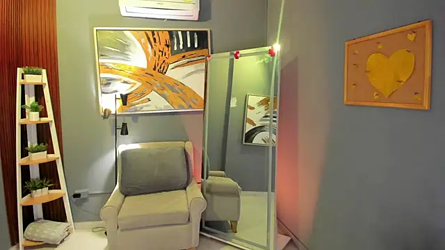 ailann  online show from 04-07-26, 07:36