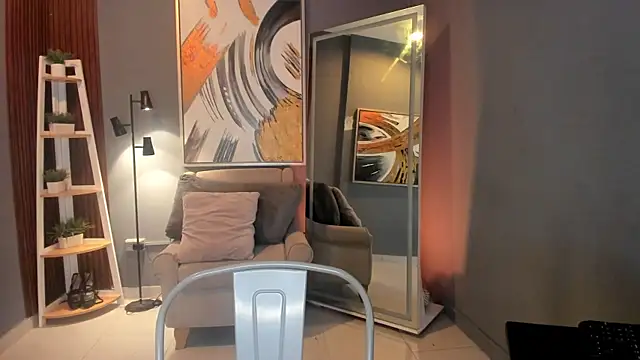 ailann  online show from 04-21-26, 07:50