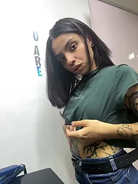 Snapshot of Electra_Darkk chatting on 02-19-26, 04:47 Electra Darkk online show from 02-19-26, 04:47