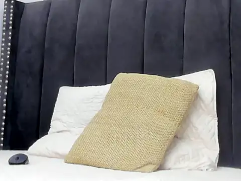 Anikka Albrite  online show from 04-07-26, 01:33