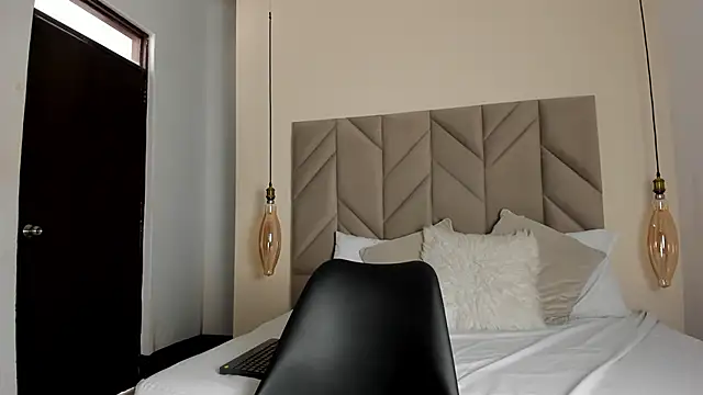 Snapshot of LoganGreys chatting on 02-14-26, 08:49 LoganGreys online show from 02-14-26, 08:49