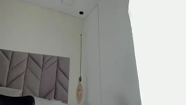 Snapshot of LoganGreys chatting on 02-28-26, 10:44 LoganGreys online show from 02-28-26, 10:44