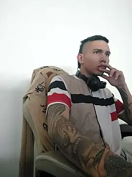 Snapshot of Scook_Gray_ chatting on 02-18-26, 03:41 Scook Gray online show from 02-18-26, 03:41