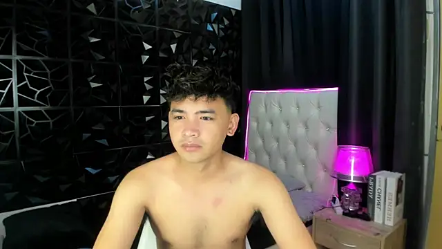 Snapshot of davincihugecock chatting on 02-02-26, 06:01 davincihugecock online show from 02-02-26, 06:01