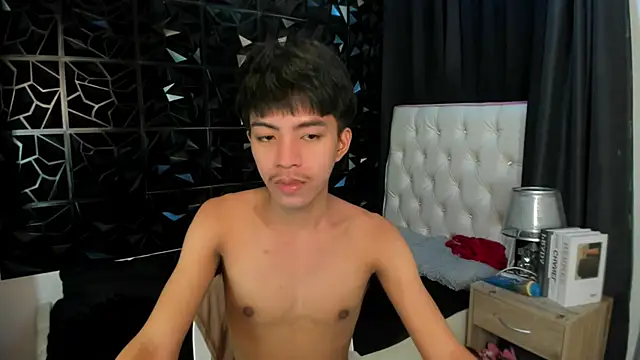 Snapshot of davincihugecock chatting on 02-03-26, 05:49 davincihugecock online show from 02-03-26, 05:49