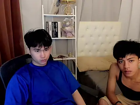 Snapshot of davincihugecock chatting on 03-02-26, 04:36 davincihugecock online show from 03-02-26, 04:36