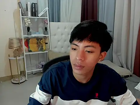 Snapshot of davincihugecock chatting on 03-09-26, 04:44 davincihugecock online show from 03-09-26, 04:44