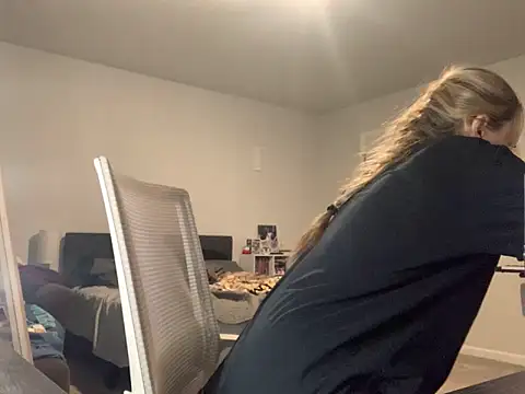 Peachyshortcakez online show from 02-10-26, 08:46