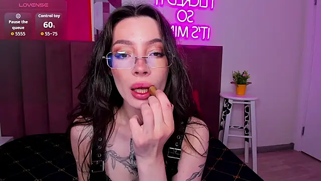 IvyDainty online show from 06-21-26, 01:08
