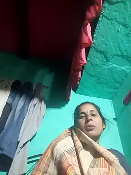 Snapshot of Reena_lodha chatting on 01-15-26, 10:13 Reena lodha online show from 01-15-26, 10:13