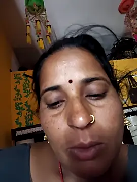 Snapshot of Reena_lodha chatting on 02-15-26, 09:55 Reena lodha online show from 02-15-26, 09:55