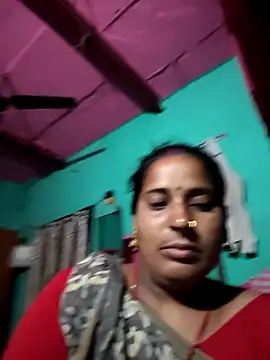 Snapshot of Reena_lodha chatting on 02-20-26, 10:32 Reena lodha online show from 02-20-26, 10:32