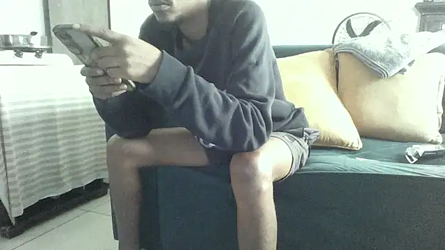 Snapshot of Winterslender chatting on 06-11-26, 05:27 Winterslender online show from 06-11-26, 05:27