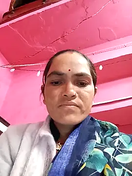 Snapshot of Sonam15884 chatting on 02-06-26, 02:27 Sonam15884 online show from 02-06-26, 02:27