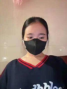 Gwen879 online show from 04-28-26, 02:27