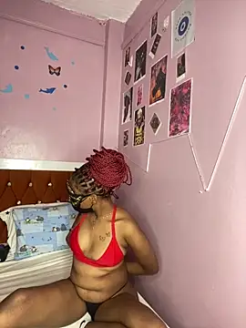 Snapshot of thakhiii3 chatting on 02-23-26, 12:35 thakhiii3 online show from 02-23-26, 12:35