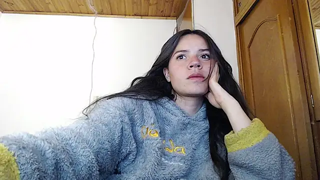 Snapshot of Shanel_Lozano chatting on 05-11-26, 02:39 Shanel Lozano online show from 05-11-26, 02:39