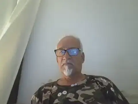 Snapshot of Patyman chatting on 03-06-26, 03:03 Patyman online show from 03-06-26, 03:03