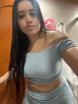 Veronica Wins  online show from 04-02-26, 04:04