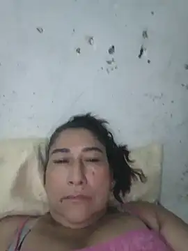 Snapshot of PatriciaGrajales chatting on 05-06-26, 04:01 PatriciaGrajales online show from 05-06-26, 04:01