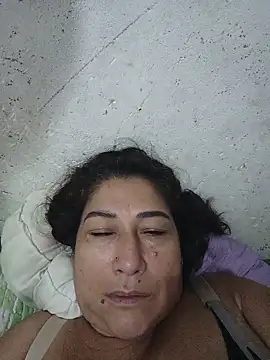 Snapshot of PatriciaGrajales chatting on 06-09-26, 01:23 PatriciaGrajales online show from 06-09-26, 01:23