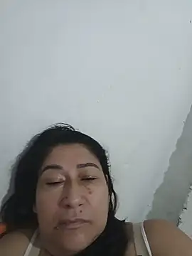 Snapshot of PatriciaGrajales chatting on 06-11-26, 03:10 PatriciaGrajales online show from 06-11-26, 03:10