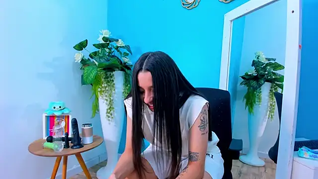 Snapshot of ViictoriiaSaenz chatting on 03-04-26, 04:51 ViictoriiaSaenz online show from 03-04-26, 04:51