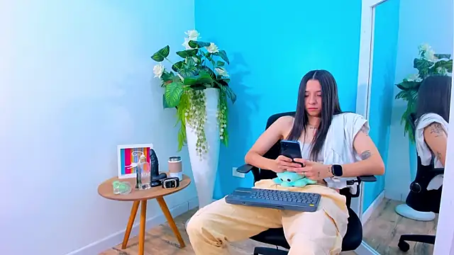 Snapshot of ViictoriiaSaenz chatting on 03-05-26, 04:08 ViictoriiaSaenz online show from 03-05-26, 04:08