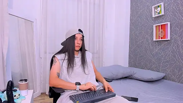 Snapshot of ViictoriiaSaenz chatting on 03-13-26, 06:36 ViictoriiaSaenz online show from 03-13-26, 06:36