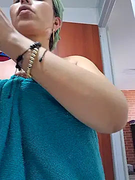 Snapshot of LunaRouuse_ chatting on 02-09-26, 09:19 LunaRouuse online show from 02-09-26, 09:19